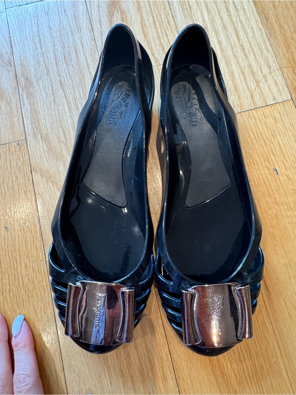 Salvatore ferragamo  jelly flat with gold hardware - Picture 5 of 12